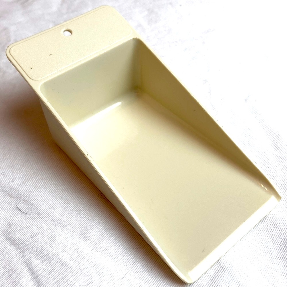 Vintage Tupperware flour sugar cutting board scoop